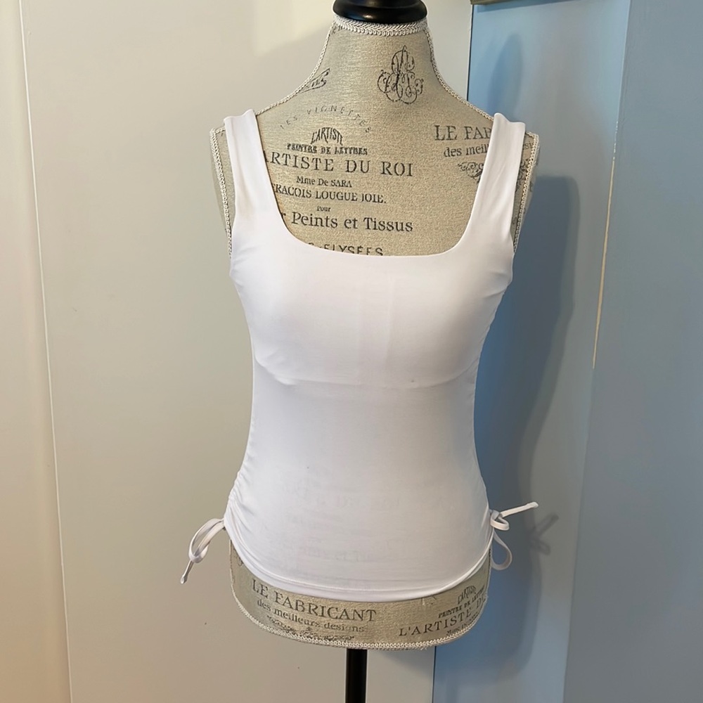 🎉 NWT Fabletics Ruched Built In Bra Tank